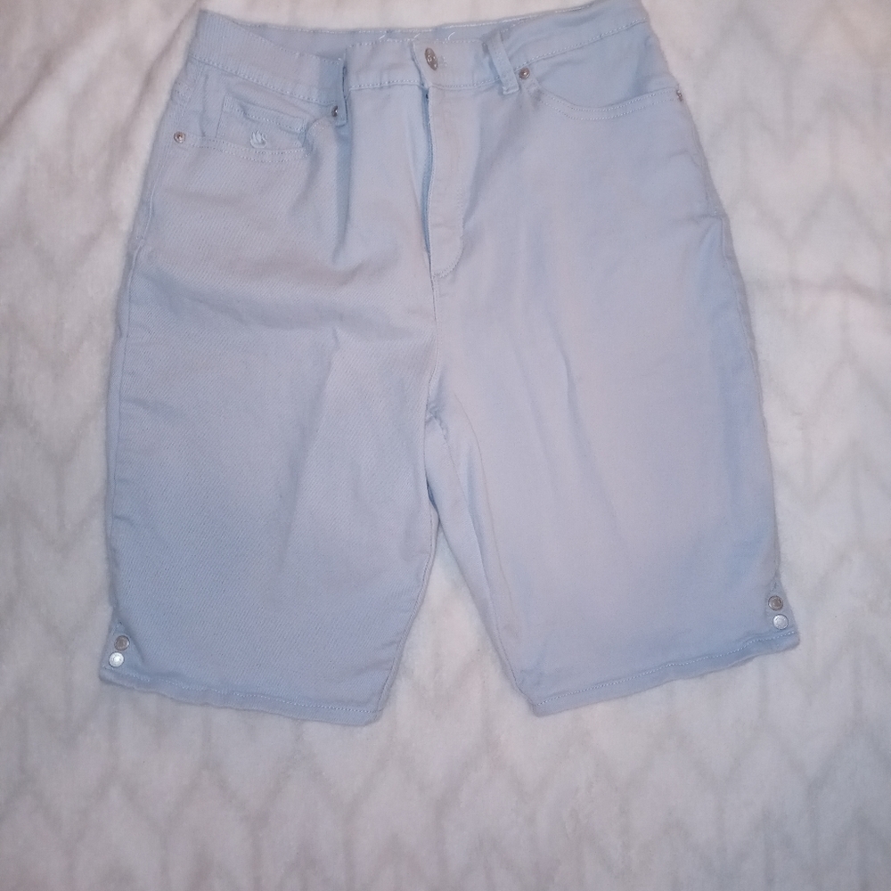Gloria Vanderbilt bermuda jean shorts